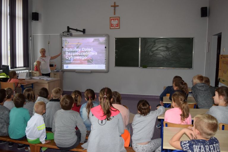 Szkolny Dzień Bezpieczeństwa Cyfrowego w Publicznej Szkole Podstawowej w Krasińcu